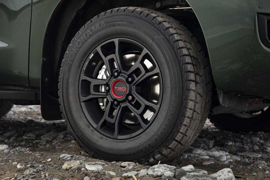 Колеса Toyota Sequoia TRD Pro 2019 года  (фото 32 из 42)